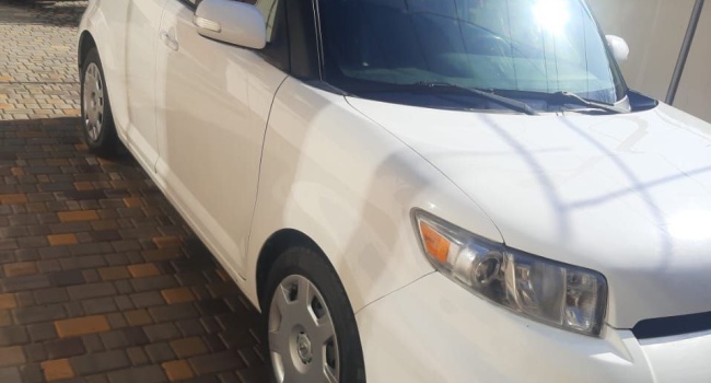Продам  Toyota Scion в идеальном состоянии