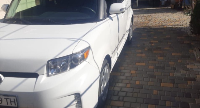 Продам  Toyota Scion в идеальном состоянии